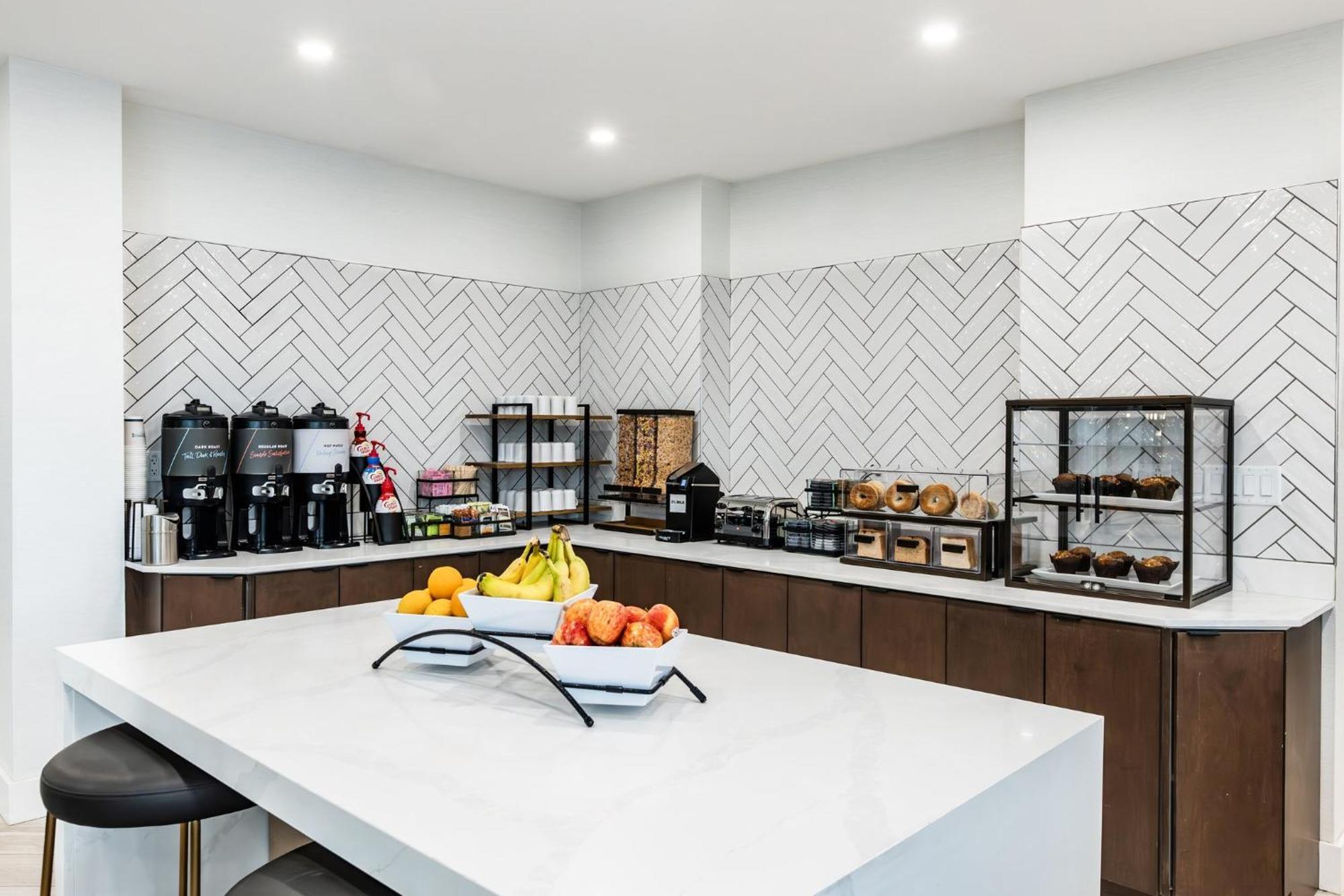 Staybridge Suites - Dawson Creek By Ihg Exteriör bild