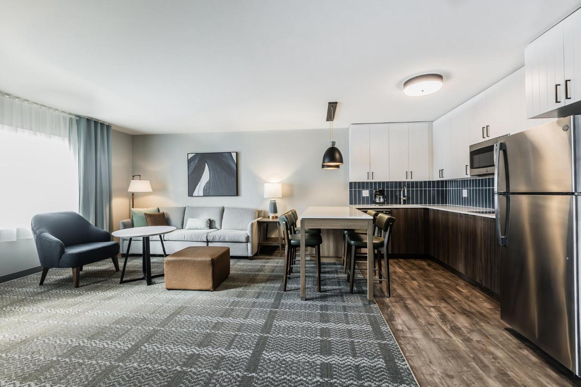 Staybridge Suites - Dawson Creek By Ihg Exteriör bild